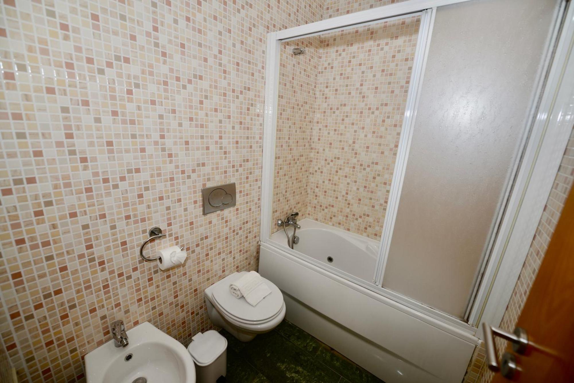 Pebble - 1 Bedroom Apartment Sleeps 5 With Pool & Tennis Court ساو مارتينهو دو بورتو المظهر الخارجي الصورة