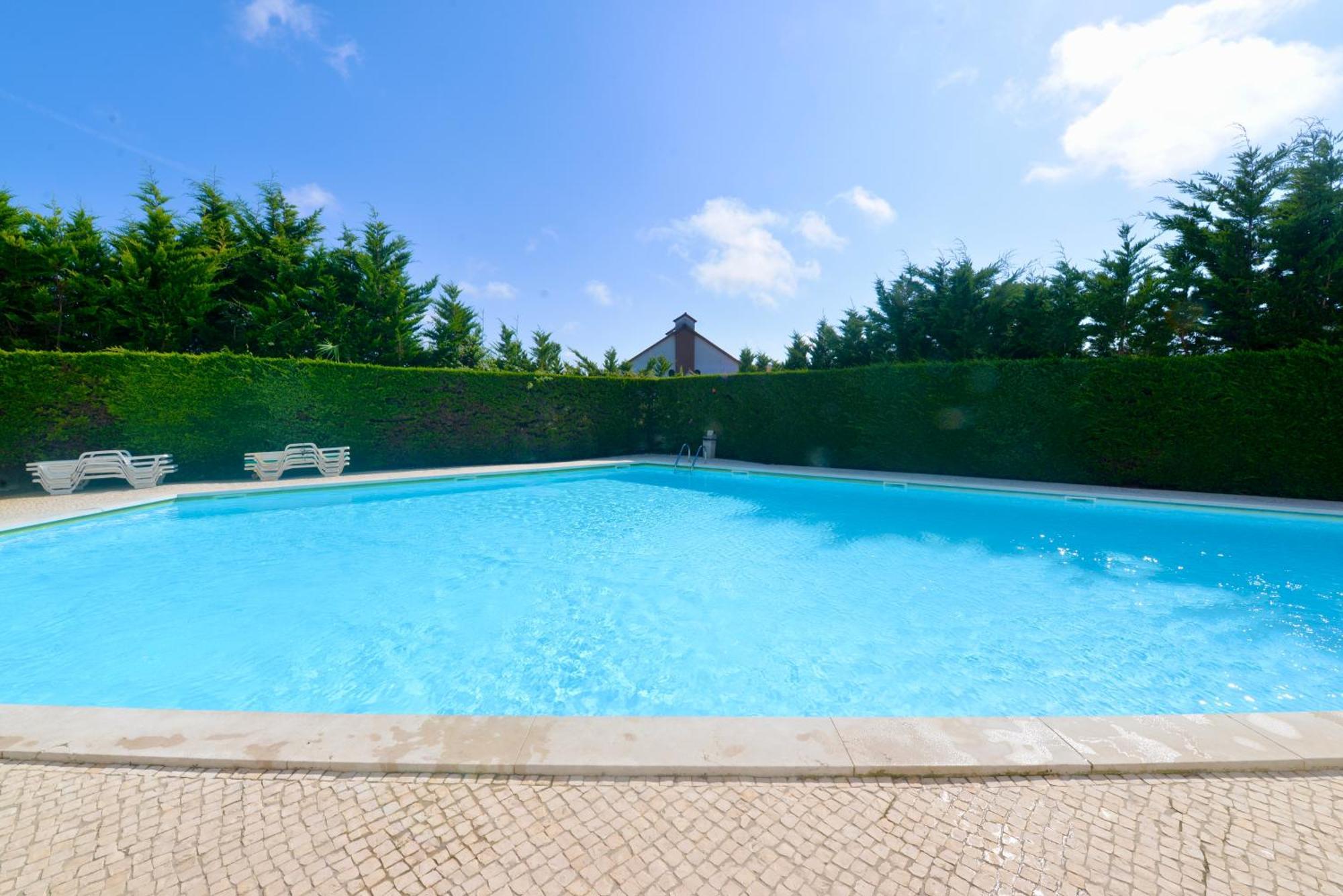 Pebble - 1 Bedroom Apartment Sleeps 5 With Pool & Tennis Court ساو مارتينهو دو بورتو المظهر الخارجي الصورة
